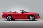 Ford Mustang GT Convertible 2005 года